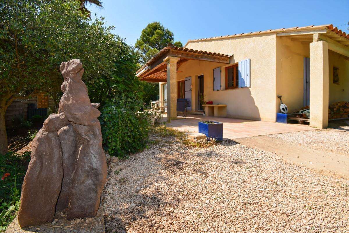 Maison à VERS-PONT-DU-GARD