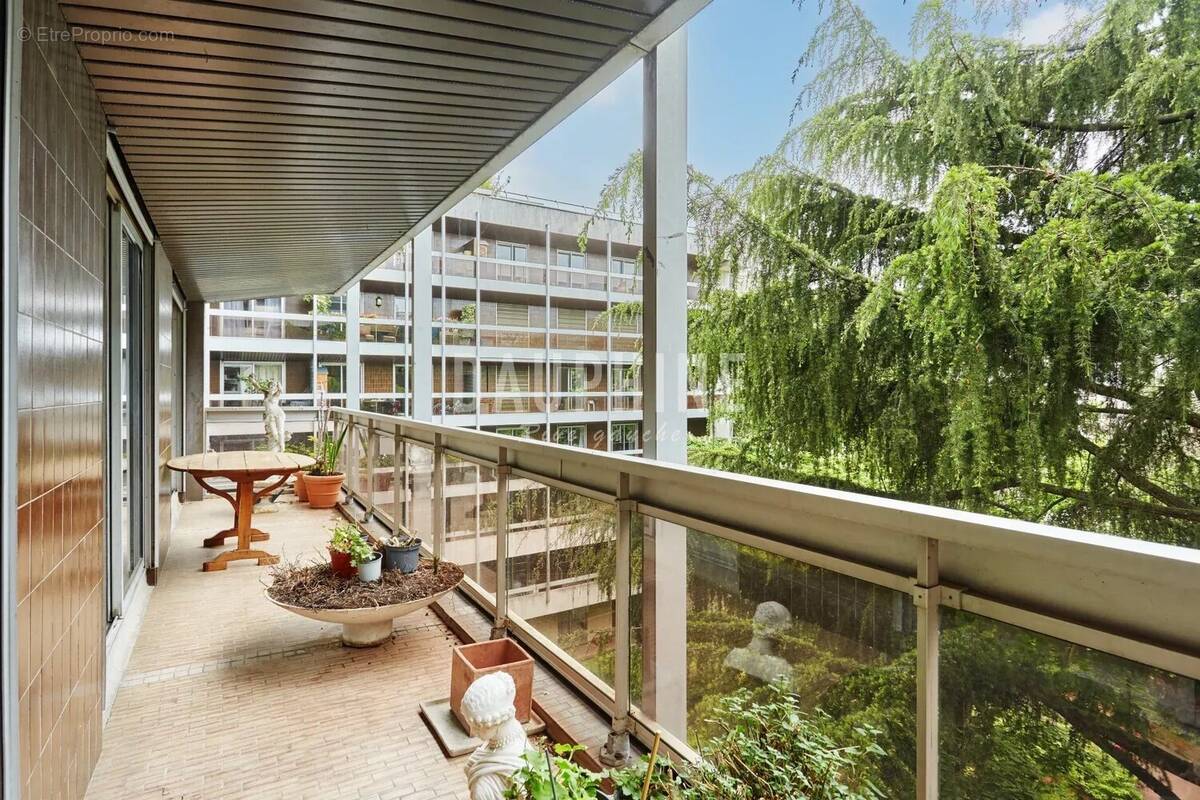 Appartement à PARIS-6E