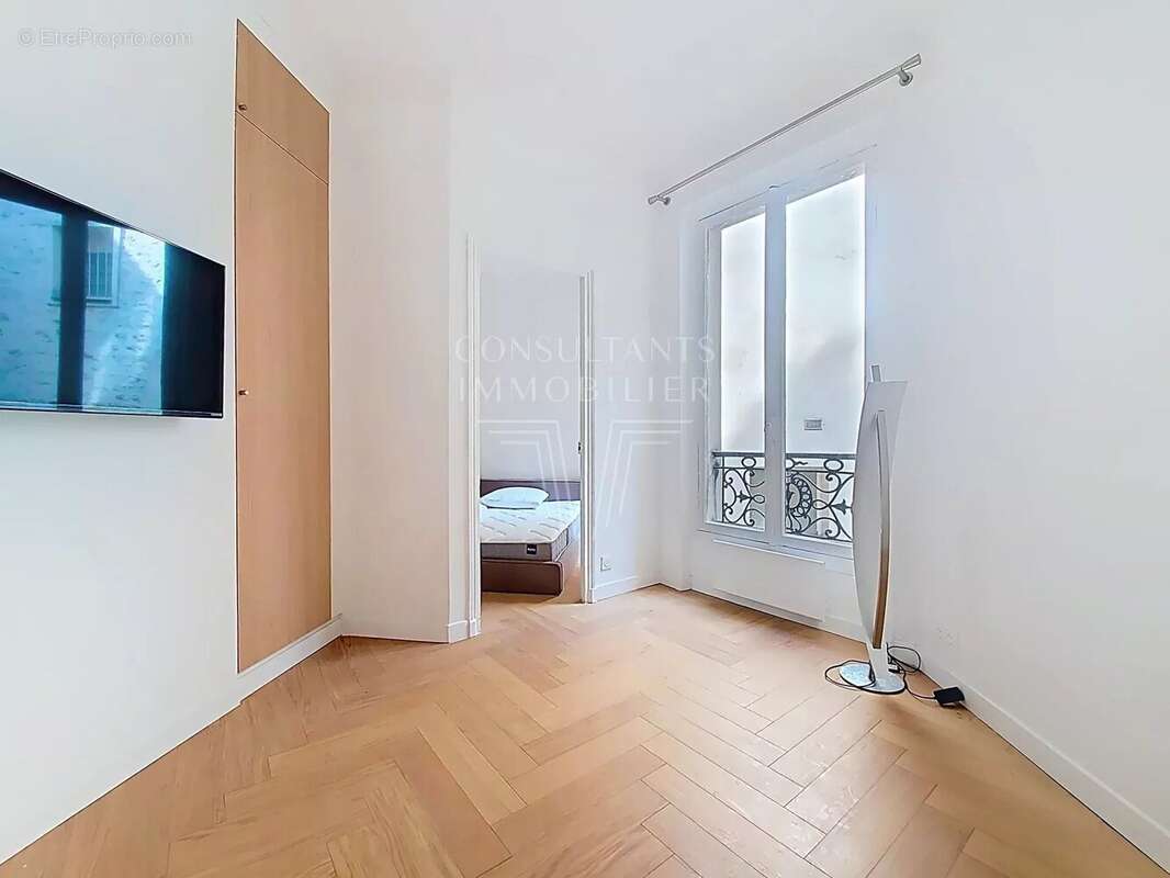 Exclusivité. rue de chaillot - photo 5