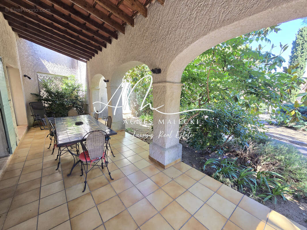 Maison à GASSIN