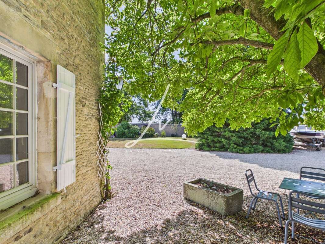 Maison à MEZIDON-CANON