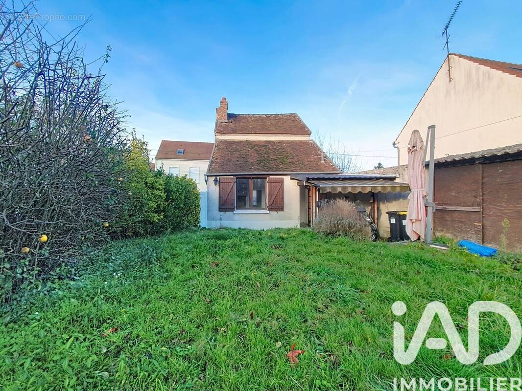 Photo 1 - Maison à VER-SUR-LAUNETTE