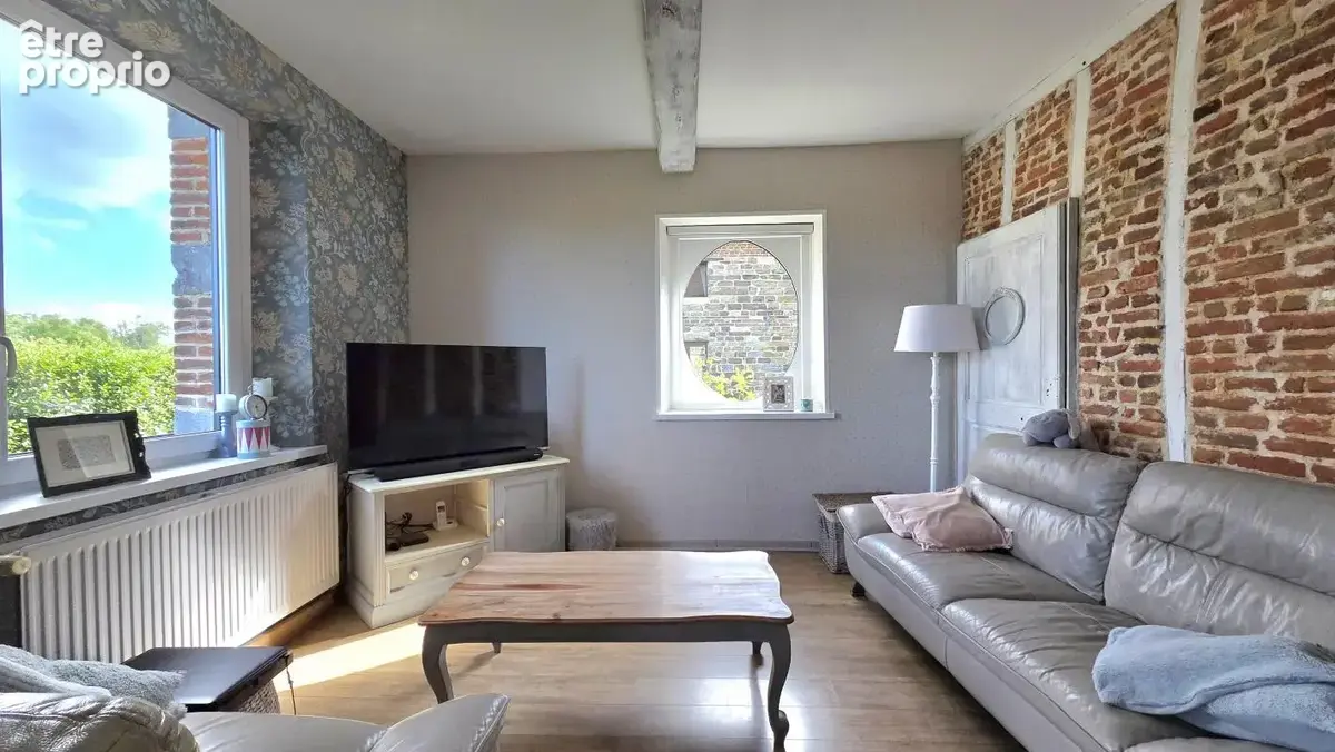 Grande propriété avec maison, hébergements et nombreuses possibilités d’exploitation, située à Mondrepuis - photo 6