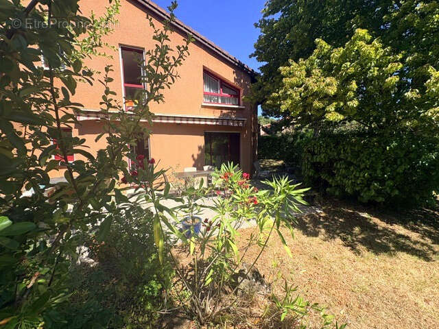 Maison à VAULX-MILIEU