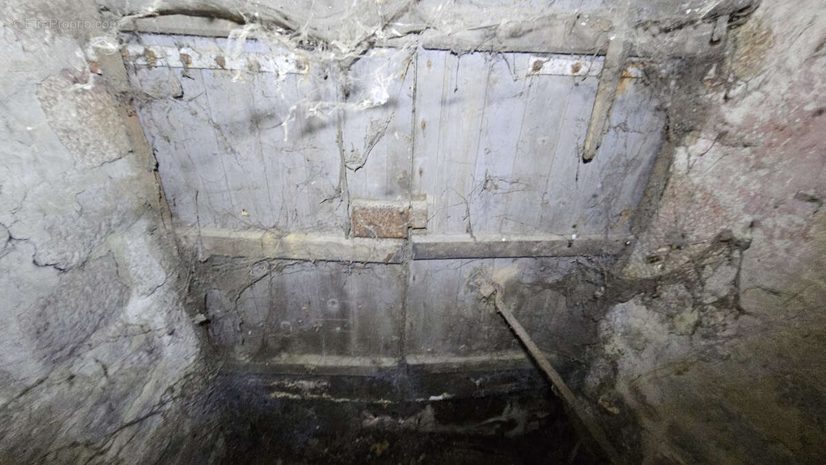 Maison à LASSAY-LES-CHATEAUX