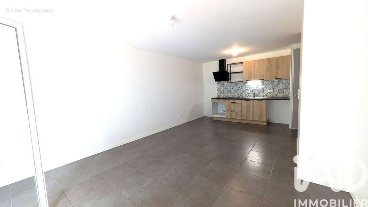 Photo 2 - Appartement à SAINT-JEAN-D'ILLAC