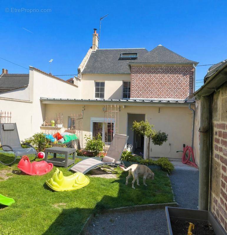 Maison à RESSONS-SUR-MATZ