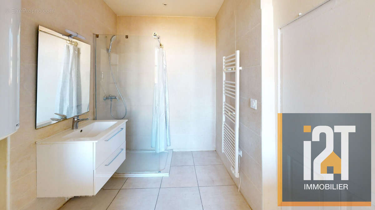 Appartement 60 m² à Nimes  - photo 7