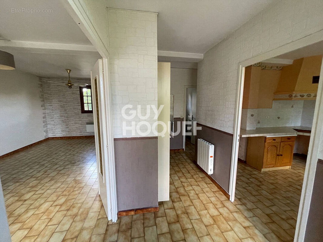 Appartement à SAINT-BONNET-DE-MURE