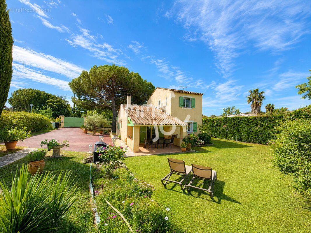 Maison à FREJUS