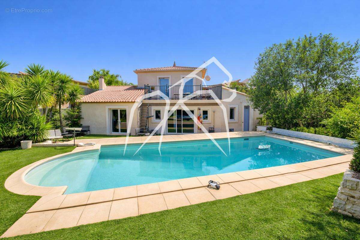 Maison à COURNONSEC