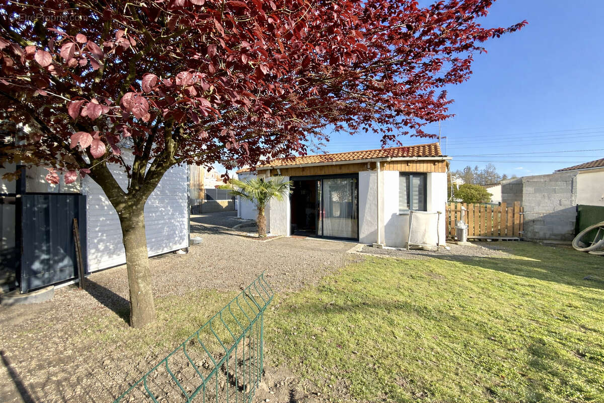 Maison à SAINT-ETIENNE-DU-BOIS