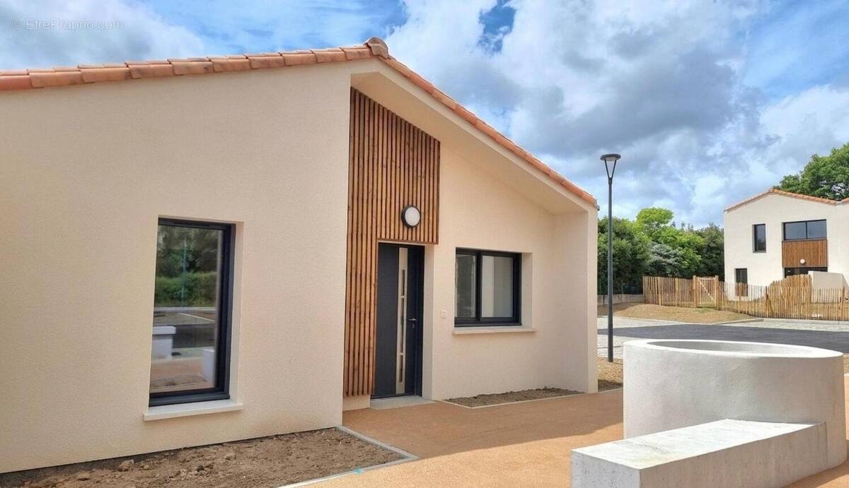 Photo 1 - Maison à SAINTE-FLAIVE-DES-LOUPS