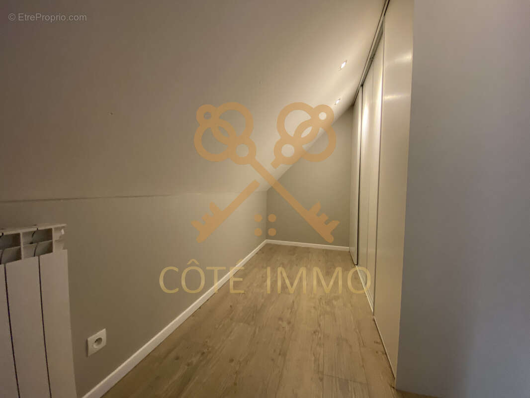 Maison à COURRIERES