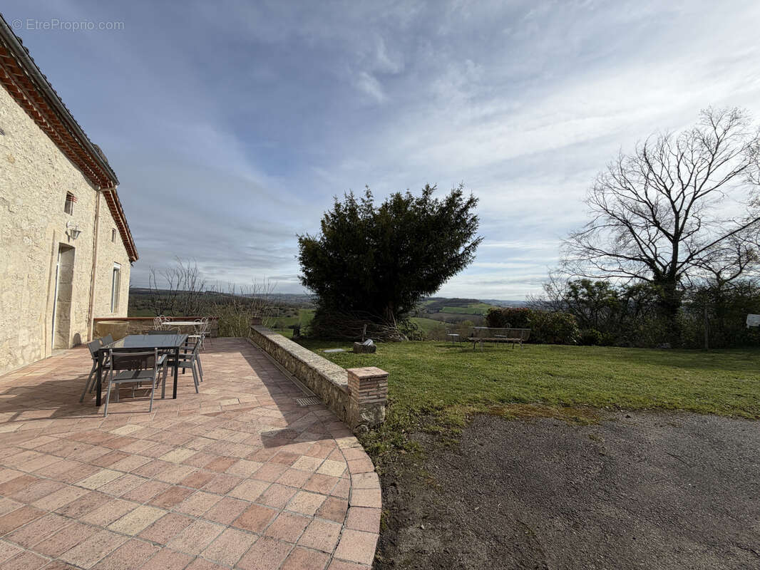 Maison à SAINT-PIERRE-DE-CLAIRAC