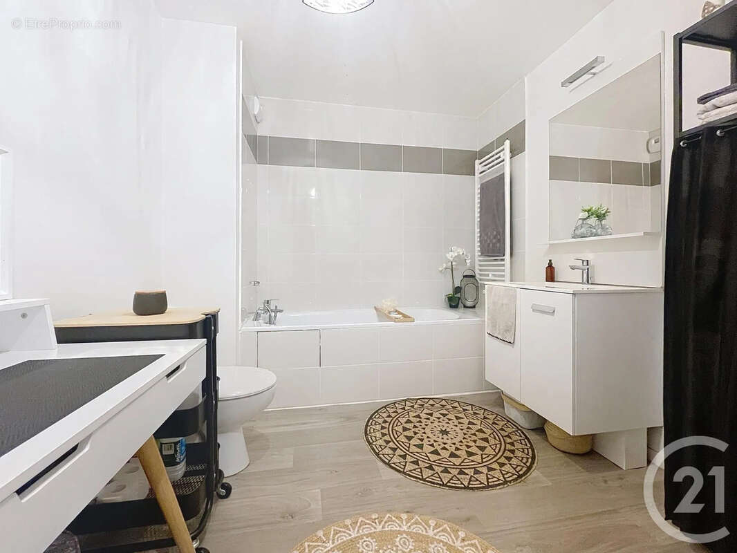 Appartement à MOISSY-CRAMAYEL
