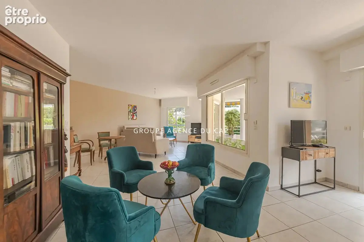 Appartement de standing 156 m² Saint-Raphaël Boulouris Terrasse 43 m² Piscine 2 garages - photo 13