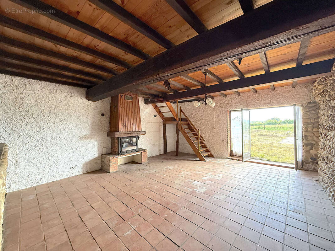 Photo 6 - Maison à RIGNIEUX-LE-FRANC