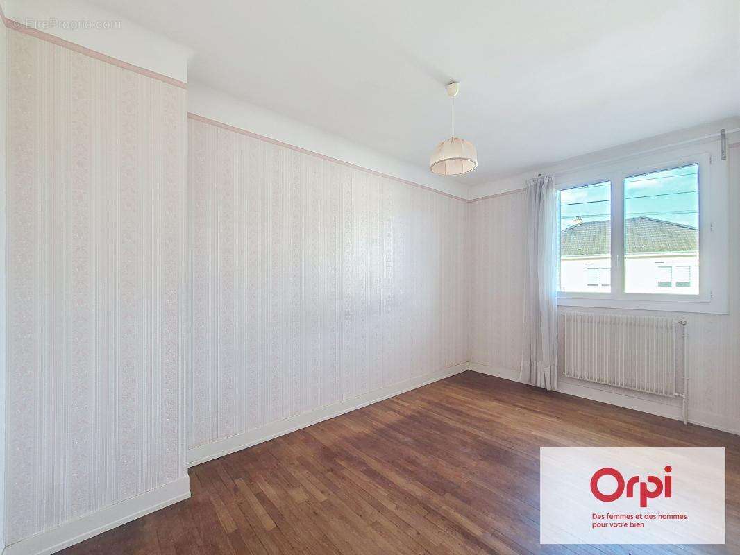 Maison à TERRASSON-LAVILLEDIEU