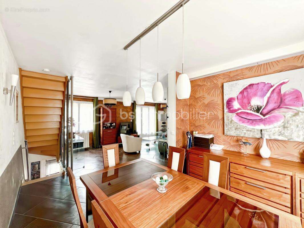 Maison à VIGNEUX-SUR-SEINE