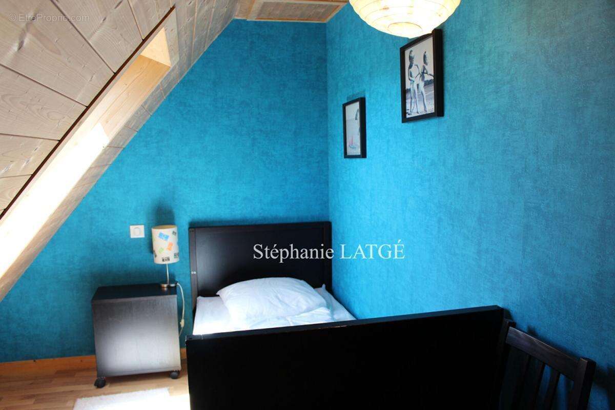 Ferme rénovée de 5 chambres avec Gîte à Larodde (63) - photo 17