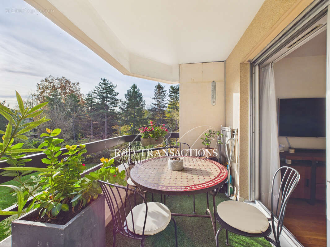 Appartement à SURESNES