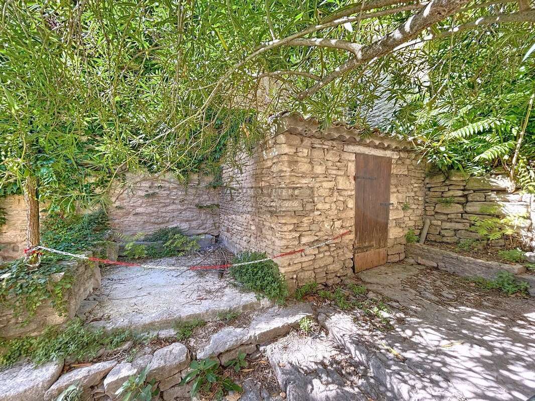 Maison à GORDES