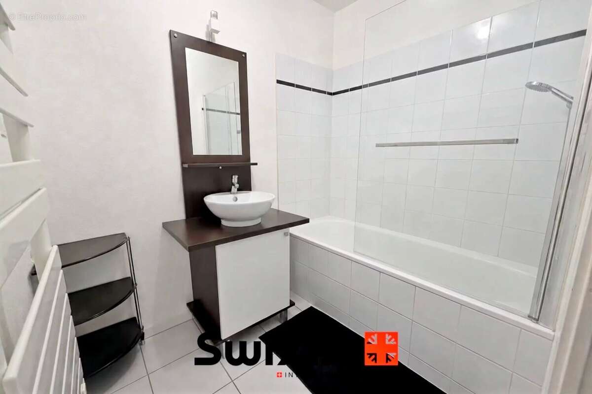 Appartement à PAREMPUYRE