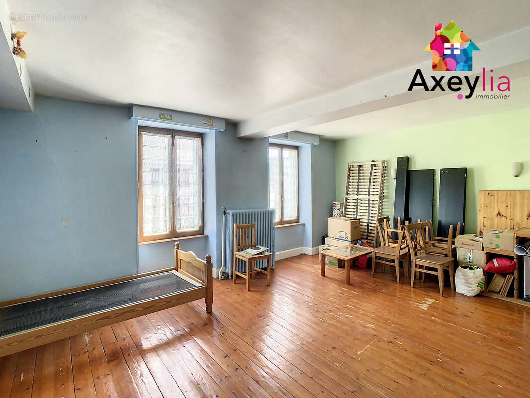 A vendre - ferrieres-sur-sichon - immeuble avec commerce, appartement type 5 et jardin - photo 11