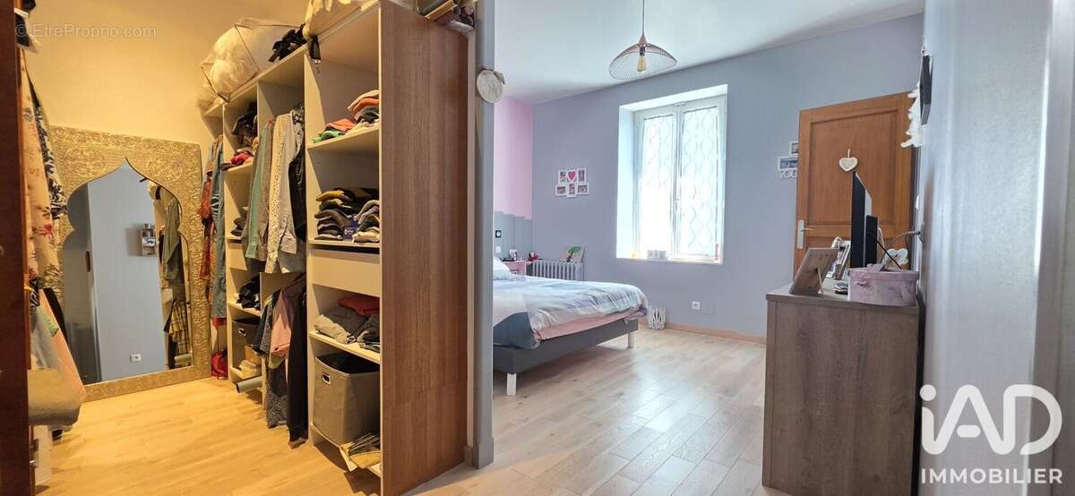 Maison 202 m² à Charentilly  - photo 9