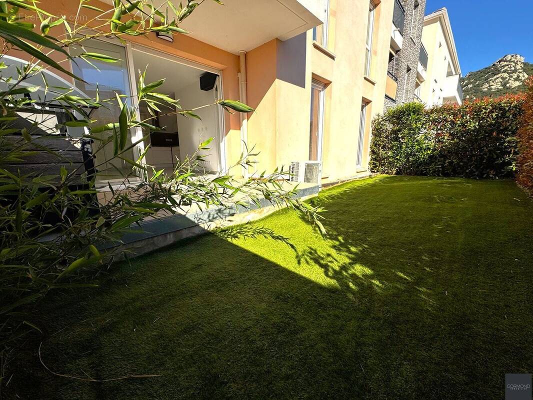 Appartement à HYERES