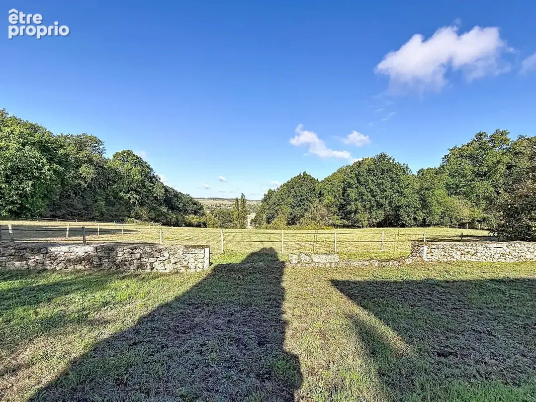 Propriété de charme en Sud Charente   428m2 habitables, 1,6 hectare et vue remarquable. - photo 2