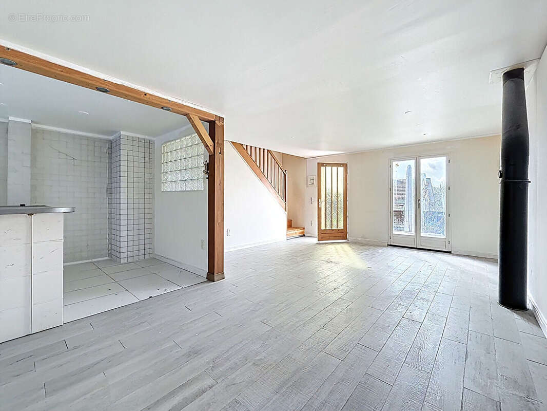 Maison à VILLIERS-SAINT-FREDERIC