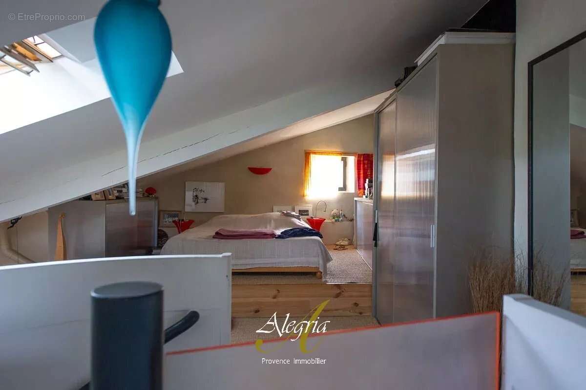 Appartement à TOURTOUR