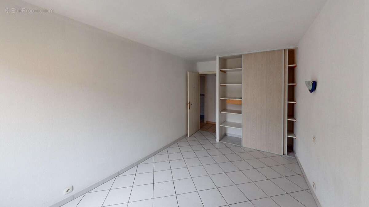 Appartement à LE MUY