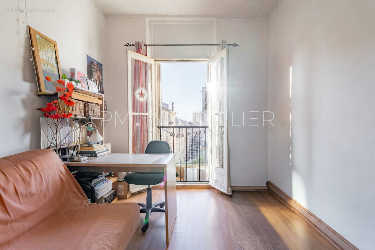 Appartement à MARSEILLE-1E