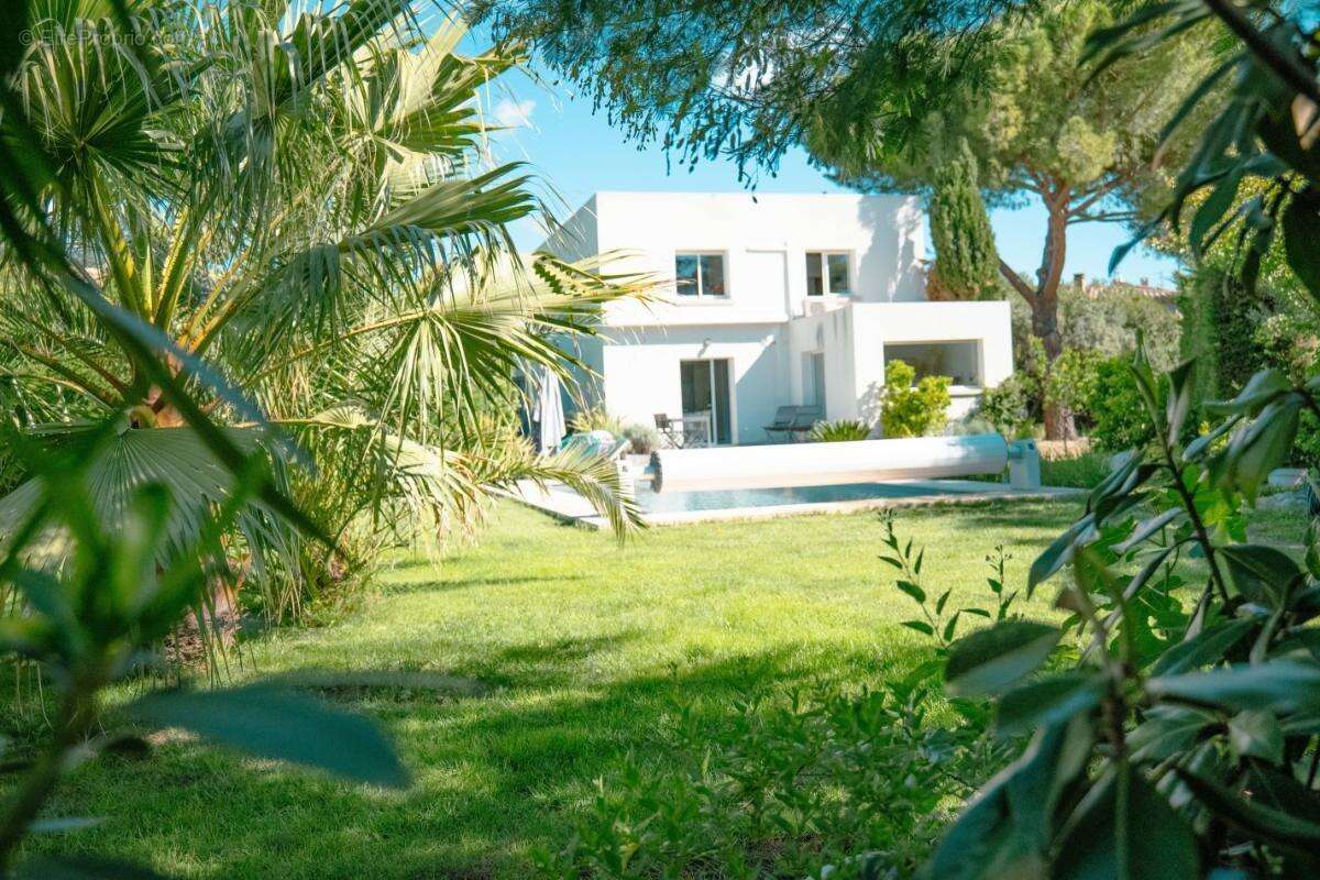 Maison 182 m² à Lezignan-La-Cebe  - photo 2