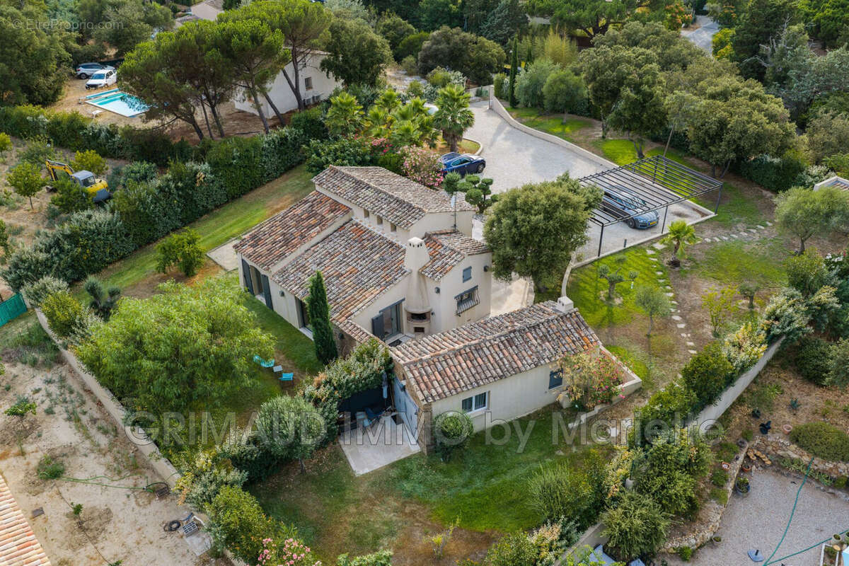 Maison à Plan-De-La-Tour  - photo 4