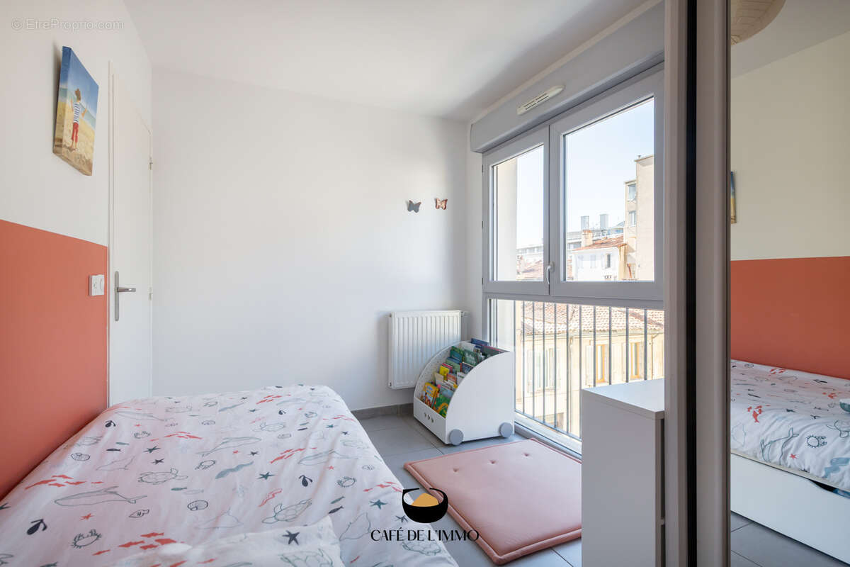 Appartement à MARSEILLE-5E