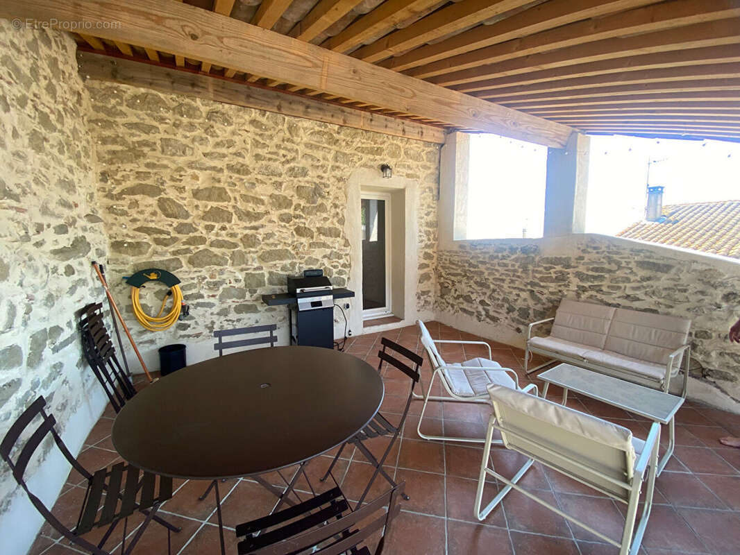 Maison de village du 16eme siècle, 6 pièces d'environ155m2 avec terrasse. - photo 13