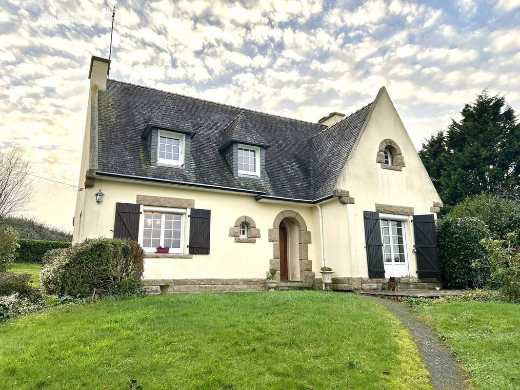 Maison à LE JUCH