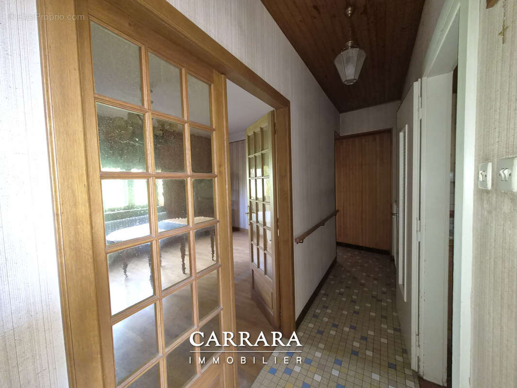 Maison Lorraine, de caractère avec ses dépendances à exploiter. - photo 2