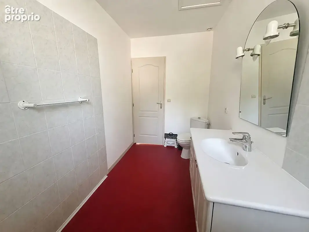 Maison plain pieds - 2 chambres- garage - vaste terrain - photo 10