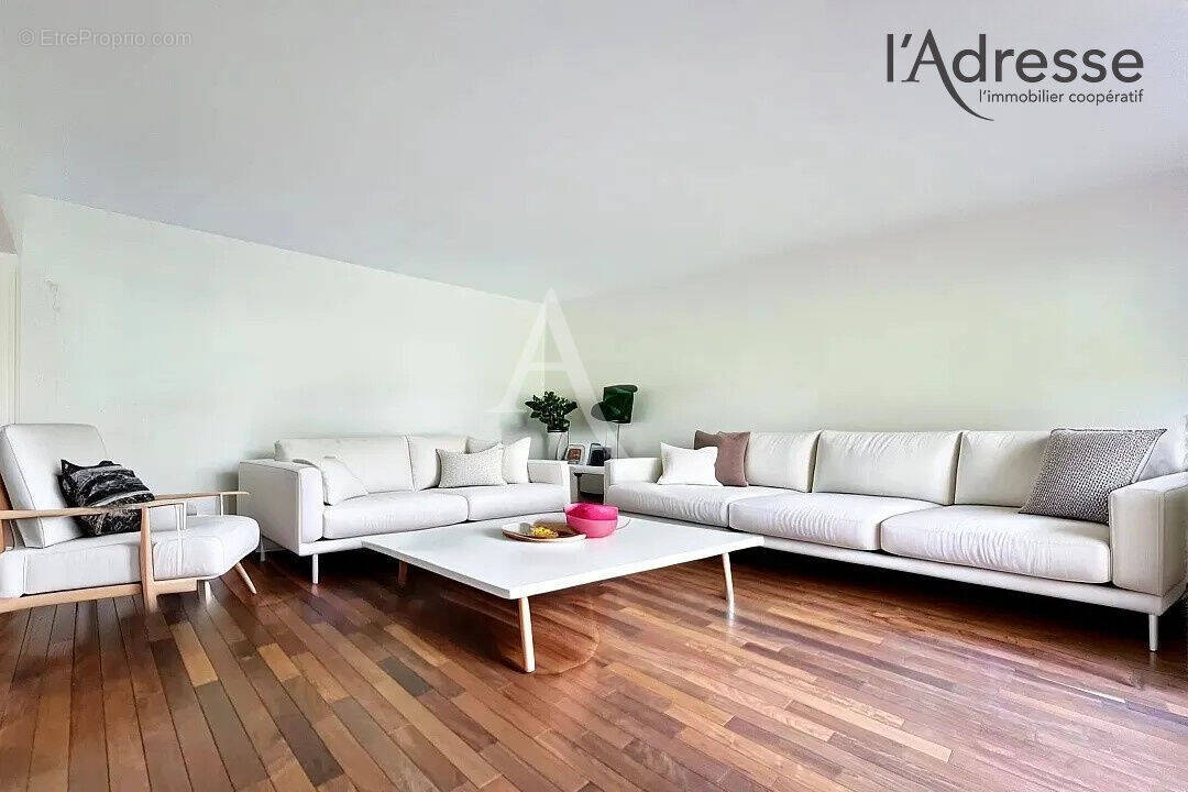 Appartement à SURESNES