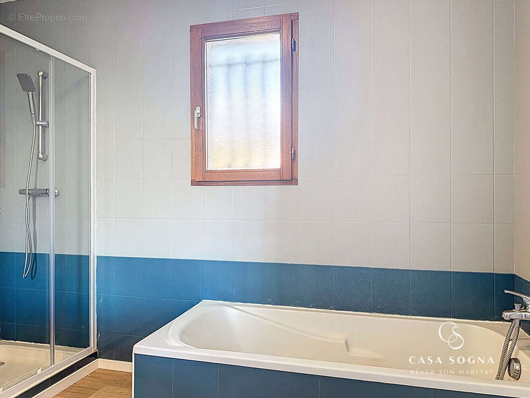 Maison à LE PERREON