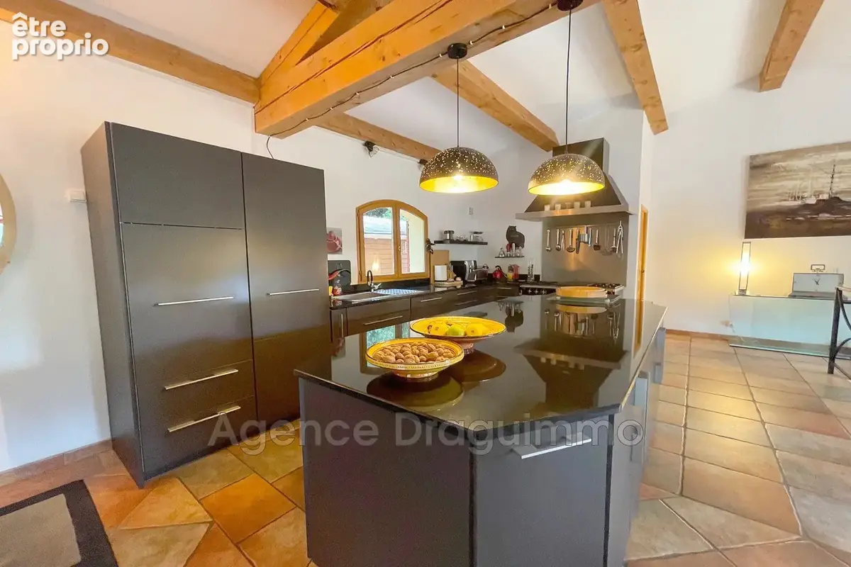 Maison 7 pièces 157 m² à vendre à Figanieres (83830) - photo 8