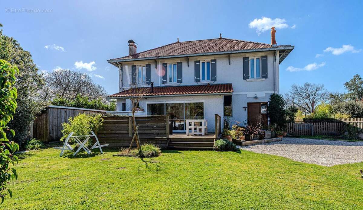 Maison à GASTES