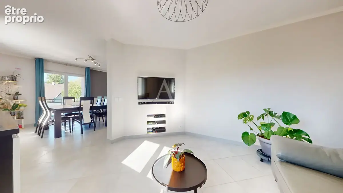Maison familiale de 179 m² , 5 chambres, grande terrasse et terrain piscinable - photo 4