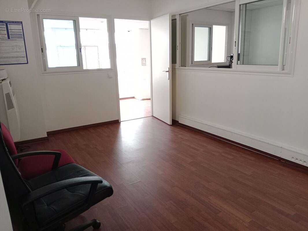 Commerce 50 m² à Pau  - photo 3