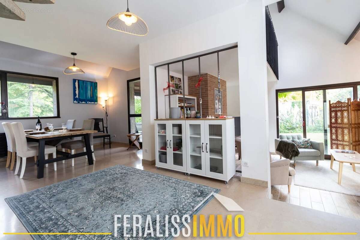 Maison à JOUY-LE-MOUTIER